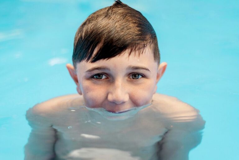 637653c1ad59a99c5c4e4c6e_Kind in bad